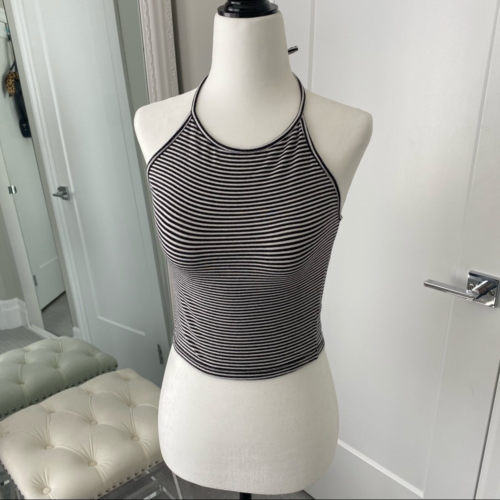 ❄️ Brandy Melville Horizontal Striped Halter Crop​​​​​​